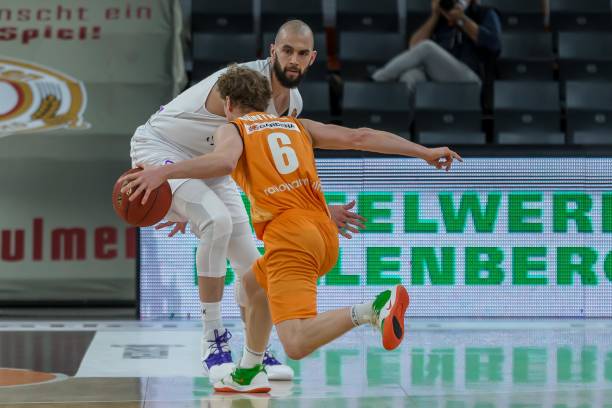 卫对球队无 卫对球队无